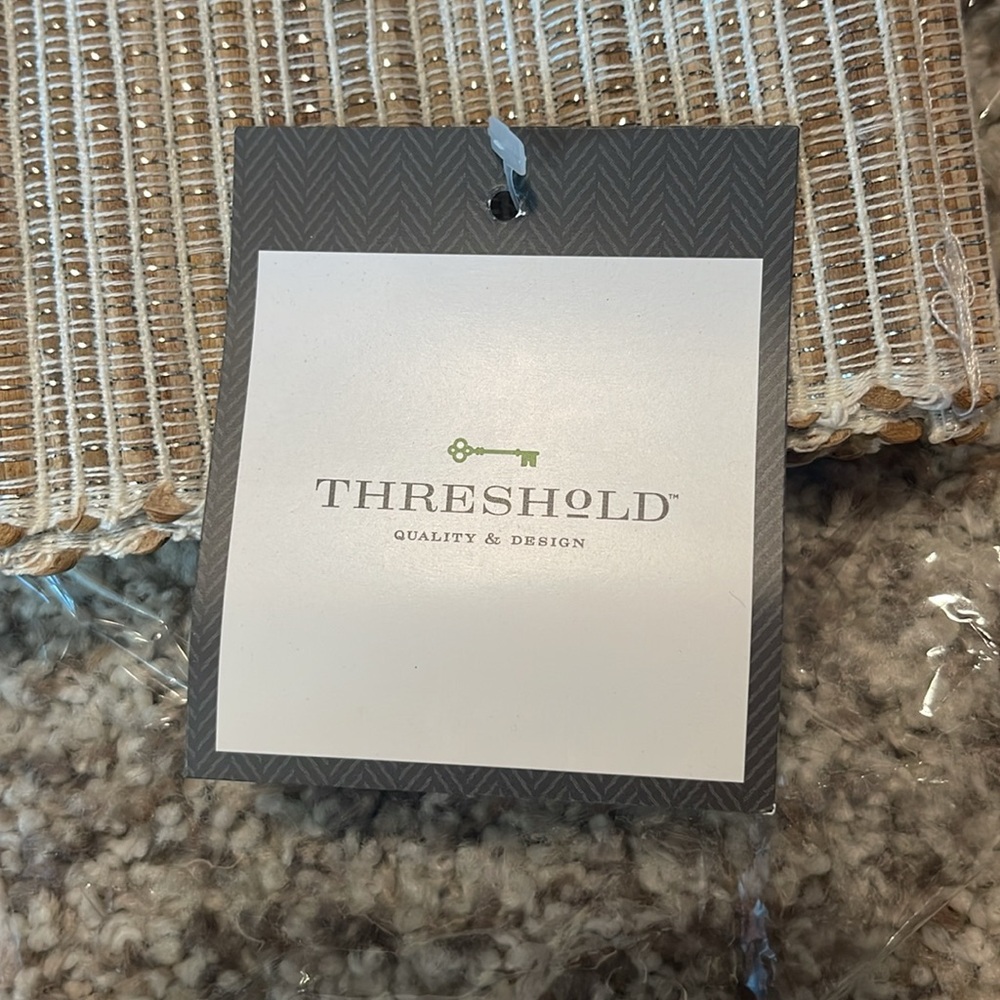 Threshold Table Runner. - Picture 2 of 3